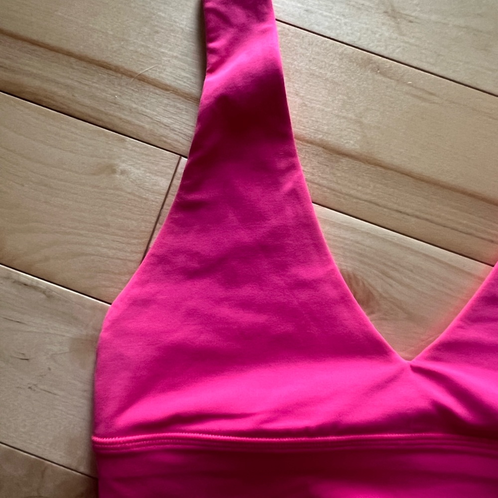 NWT Lululemon Align V-Neck Bra Light Support, A/B Cup - Picture 10 of 11